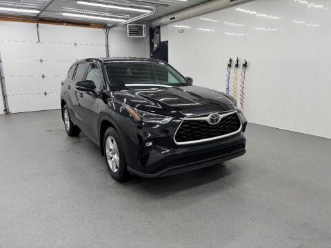 2023 Toyota Highlander LE