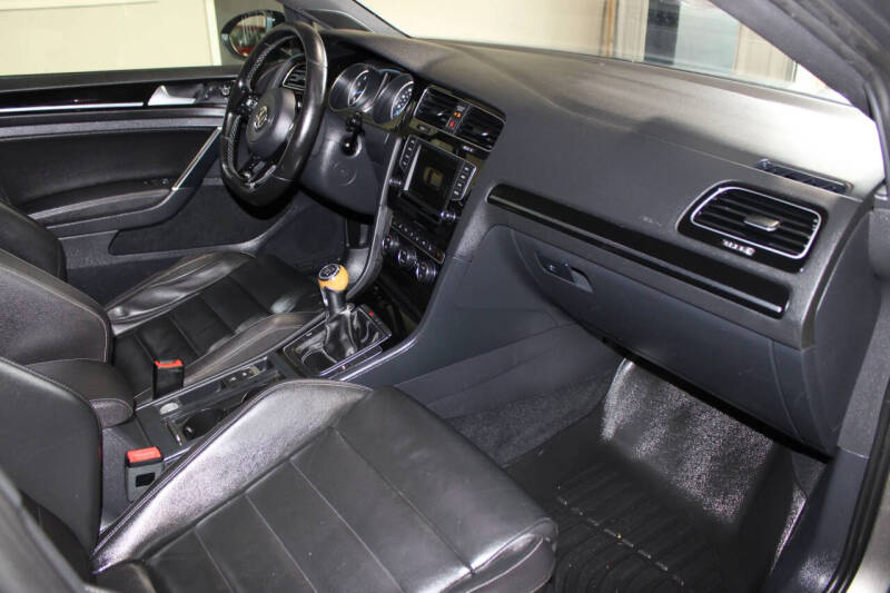 2016 Volkswagen Golf R