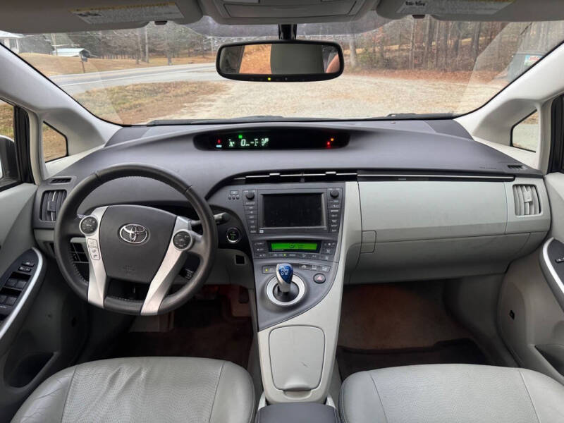 2010 Toyota Prius III