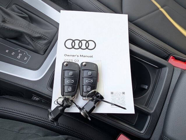 2025 Audi Q3 quattro S line Premium 45 TFSI