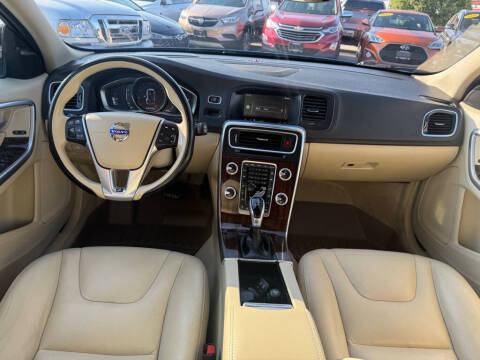 2015 Volvo V60 T5 Drive-E Platinum