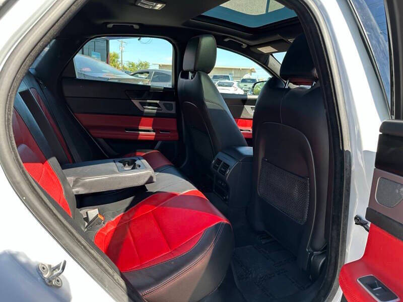 2016 Jaguar XF R-Sport