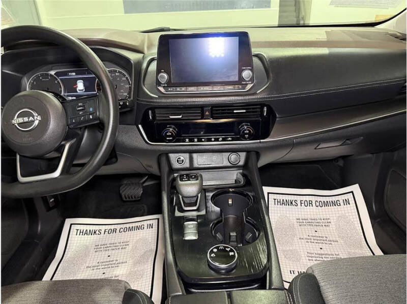 2022 Nissan Rogue SV