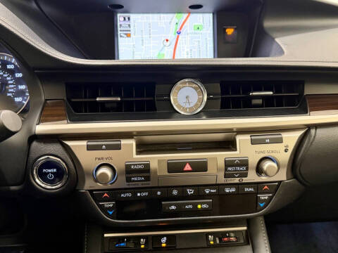 2018 Lexus ES 300h