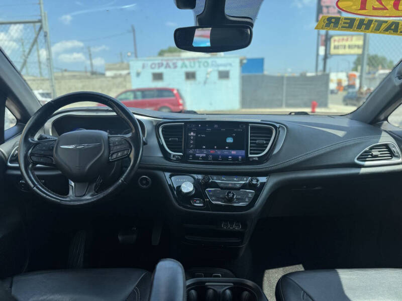 2021 Chrysler Pacifica Touring L