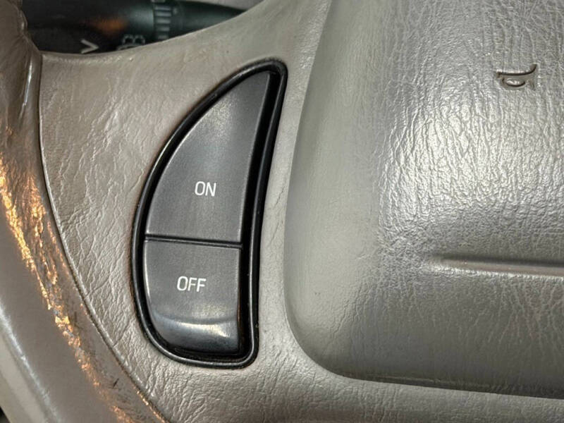 2000 Lincoln Town Car Executive
