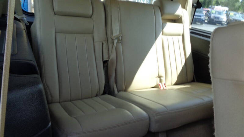 2005 Lincoln Navigator Luxury