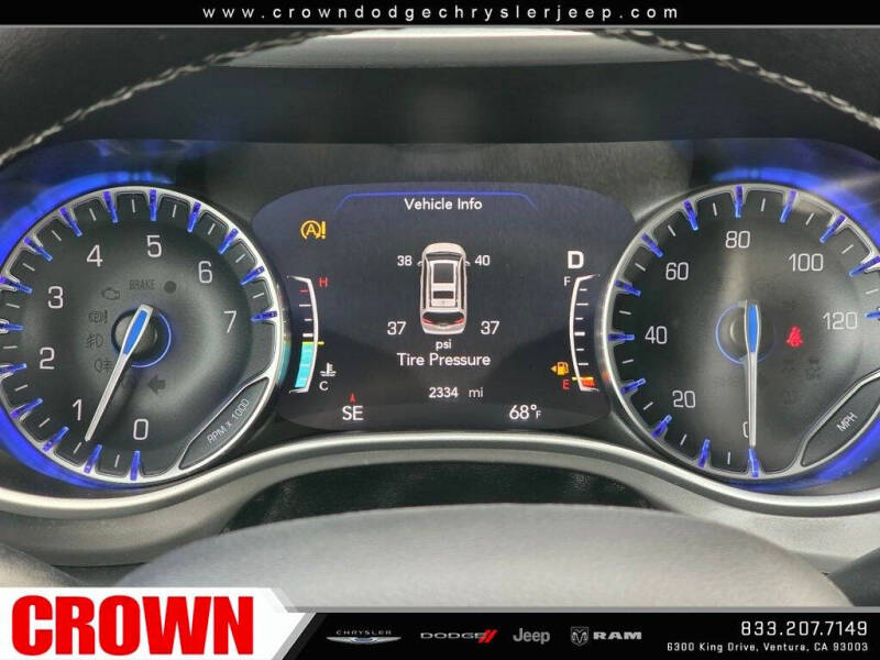 2025 Chrysler Pacifica Select