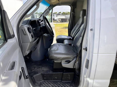 2011 Ford E-Series E-450 SD