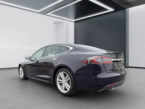 2015 Tesla Model S 85D