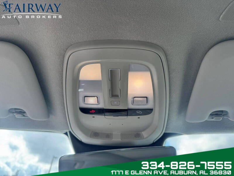 2024 Volvo XC40 B5 Plus Dark Theme