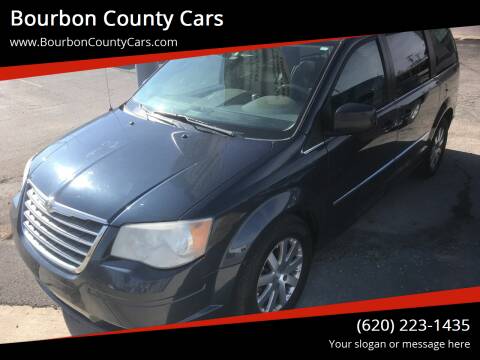 2009 Chrysler Town and Country for sale at Bourbon County Cars in Fort Scott KS