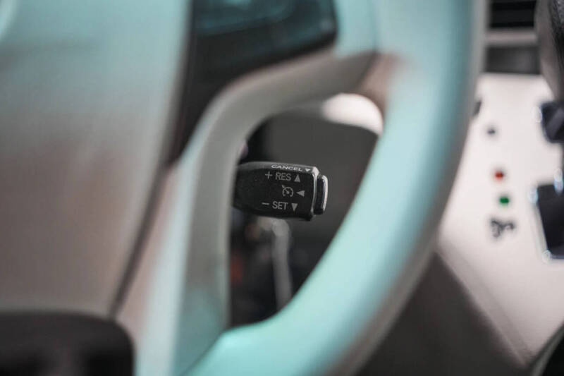 2013 Toyota Sienna LE 7-Passenger