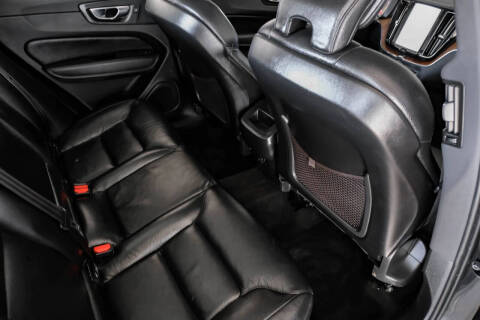 2021 Volvo XC60 T5 Momentum