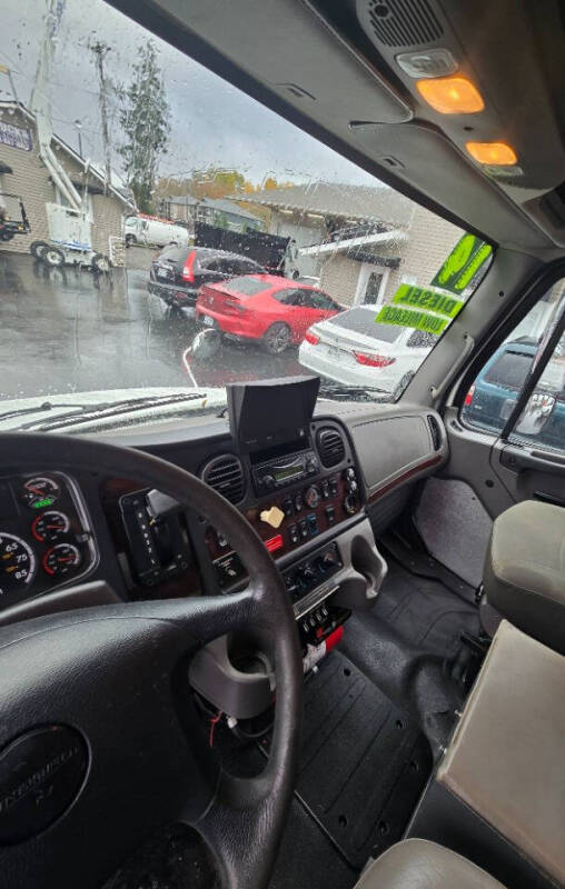 2014 Freightliner M2 106