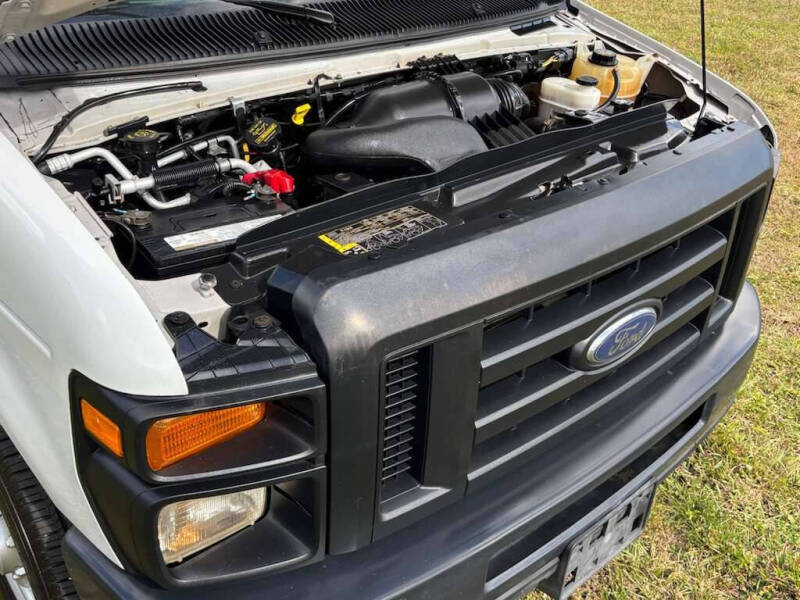 2011 Ford E-Series E-350 SD