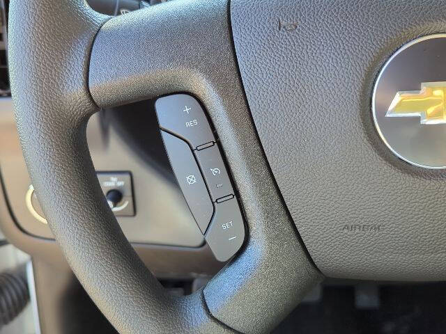 2025 Chevrolet Express 2500