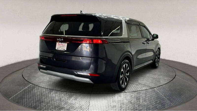 2022 Kia Carnival EX