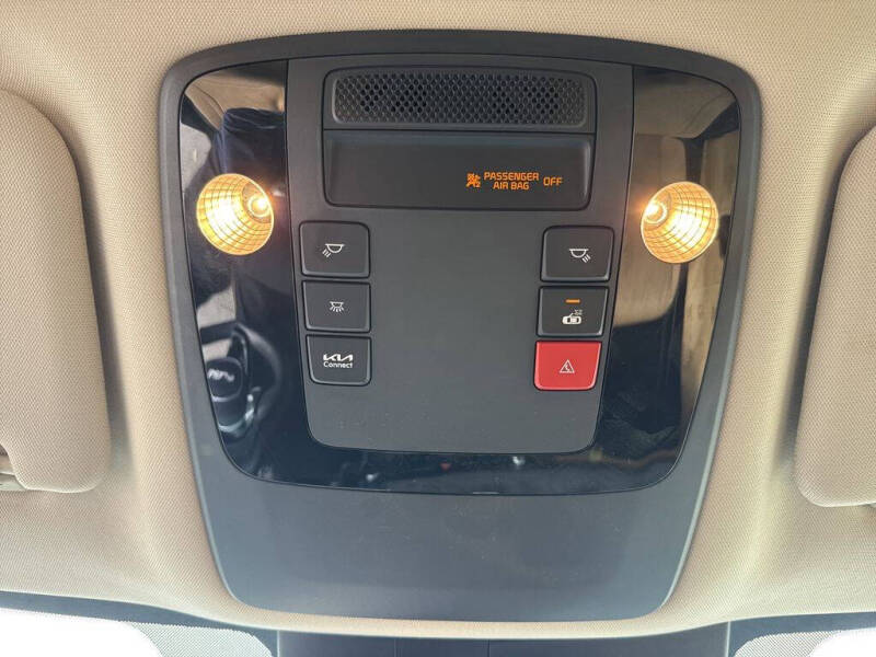 2024 Kia Carnival EX