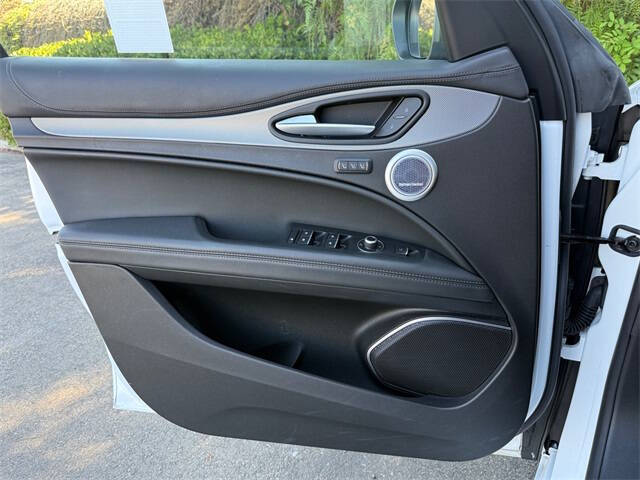 2022 Alfa Romeo Stelvio Veloce