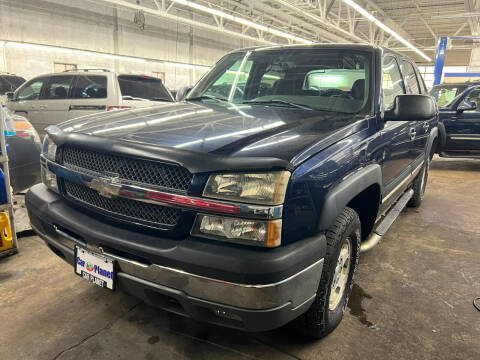 2004 Chevrolet Avalanche for sale at Car Planet Inc. in Milwaukee WI
