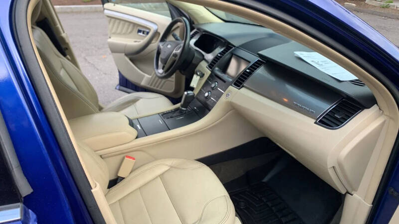 2013 Ford Taurus SEL
