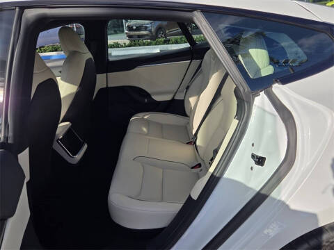 2022 Tesla Model S Plaid