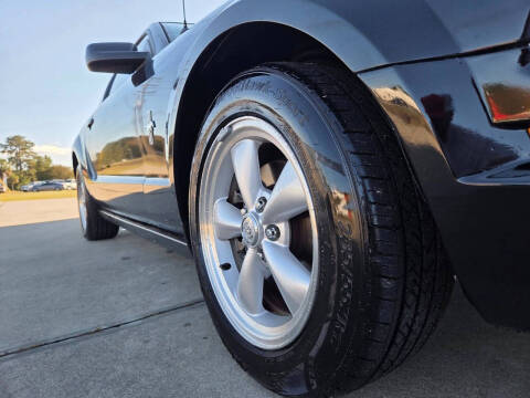 2007 Ford Mustang V6 Deluxe