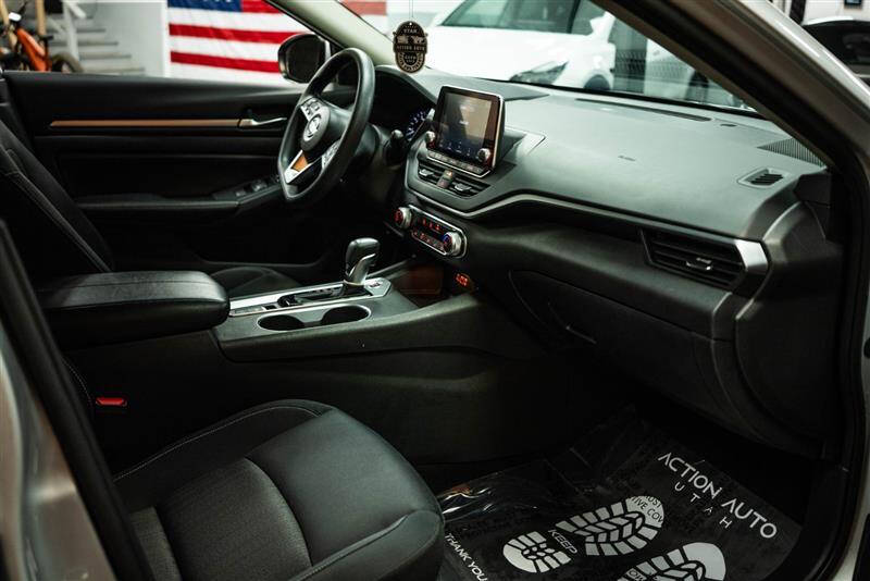 2022 Nissan Altima 2.5 SV