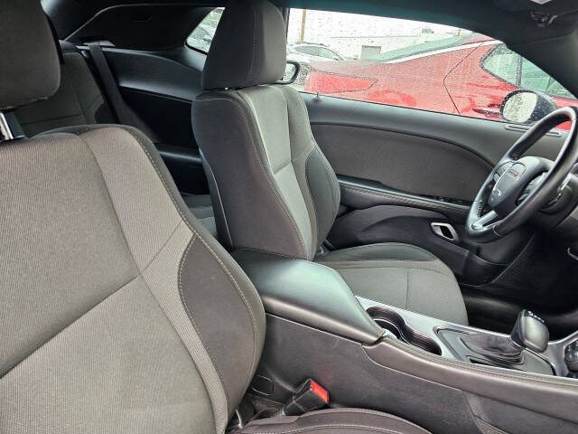 2015 Dodge Challenger SXT