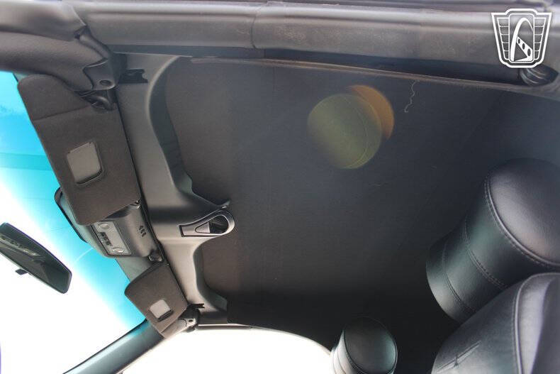 2005 Ford Thunderbird Deluxe