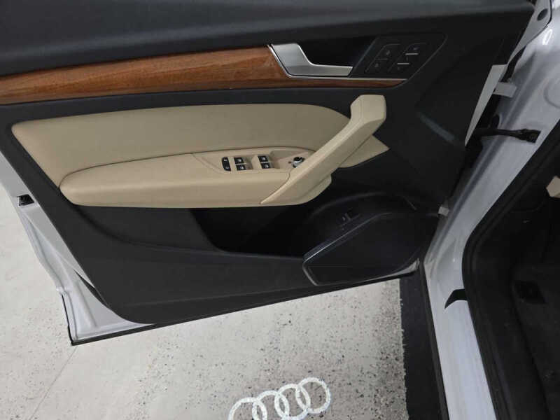 2023 Audi Q5 quattro Premium 40 TFSI