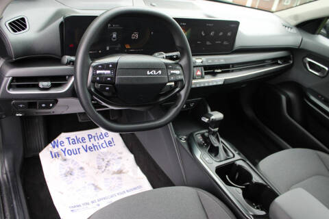 2025 Kia K4 LX