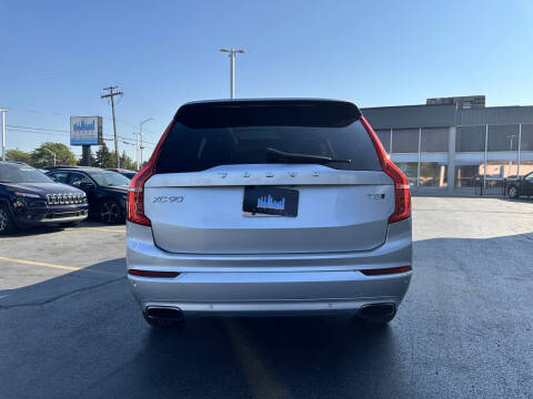2016 Volvo XC90 T5 Momentum