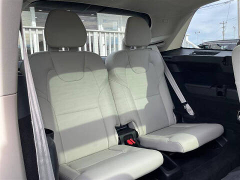 2019 Volvo XC90 T6 Momentum