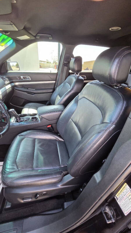 2017 Ford Explorer XLT - Photo 11