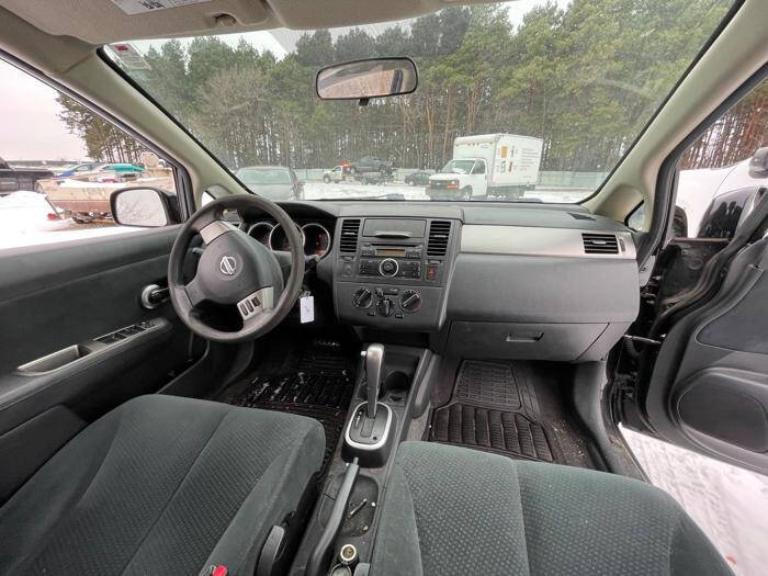 2011 Nissan Versa 1.8 SL