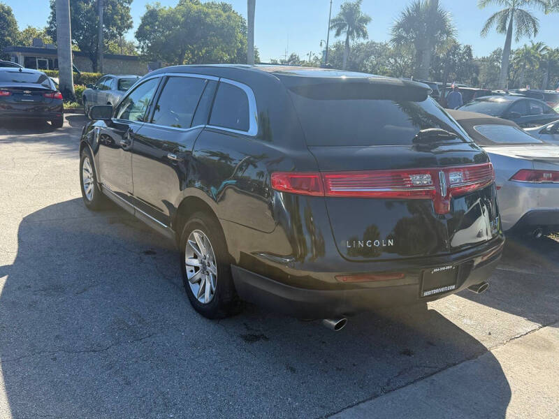 2018 Lincoln MKT Town Car Livery Fleet