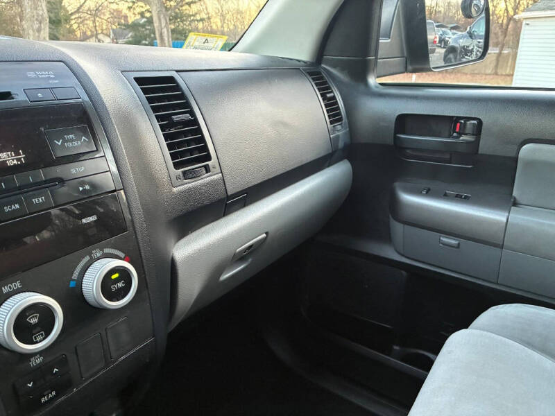 2013 Toyota Sequoia SR5