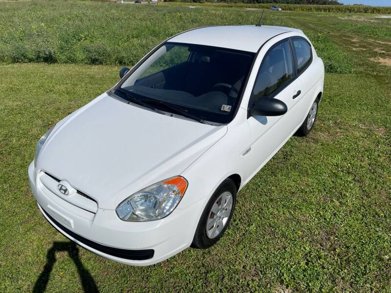 2009 Hyundai Accent for sale at Linda Ann's Cars,Truck's & Vans in Mount Pleasant PA