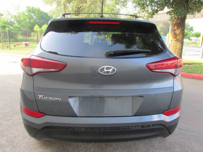 2016 Hyundai Tucson SE