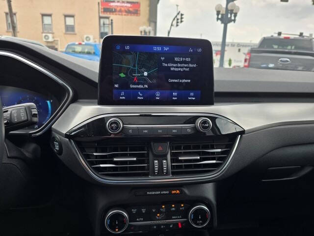 2022 Ford Escape Titanium