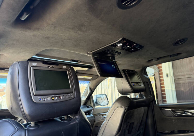 2018 Cadillac Escalade ESV Platinum
