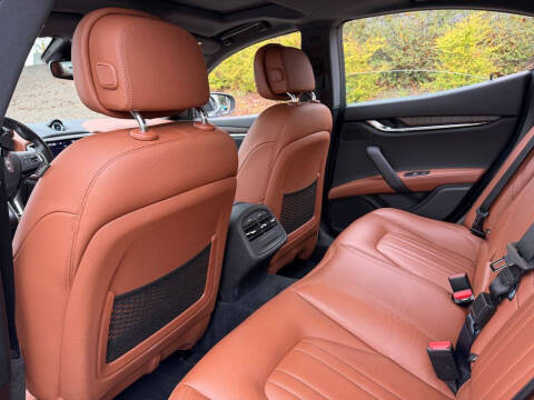 2022 Maserati Ghibli Modena Q4