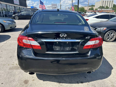 2012 Infiniti M37