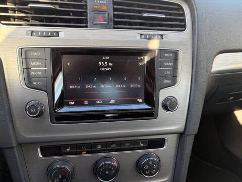 2015 Volkswagen Golf TSI SE