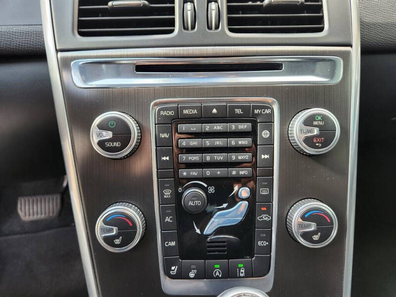 2016 Volvo XC60 T5 Drive-E Platinum