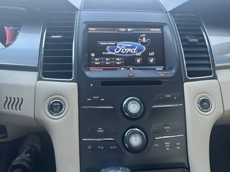 2015 Ford Taurus SEL