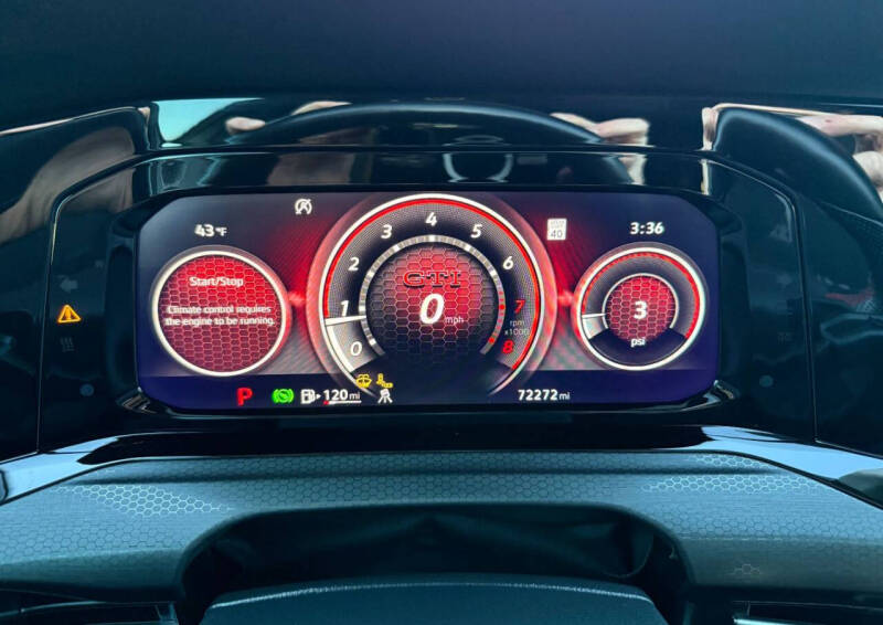 2024 Volkswagen Golf GTI SE