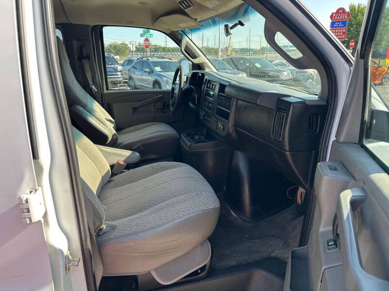 2017 Chevrolet Express LT 3500